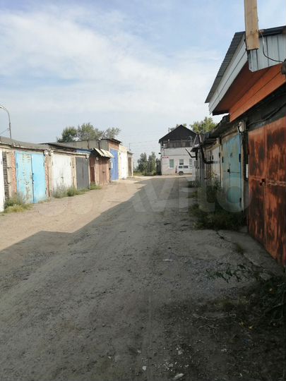 Гараж, > 30 м²