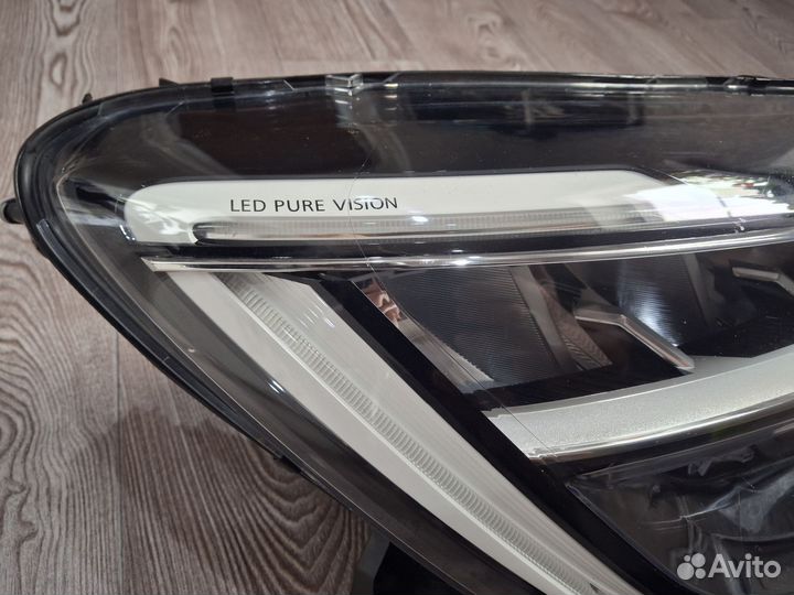 Правая фара на Рено Аркана 2021