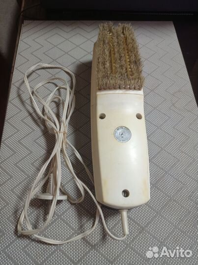 Электрическая щётка для одежды СССР