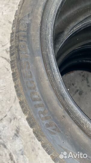 Bridgestone Blizzak VRX2 205/50 R17