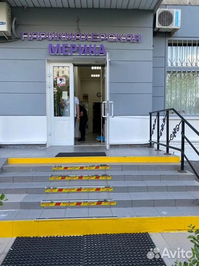 Требуются парикмахер-универсал/парикмахер-мужской