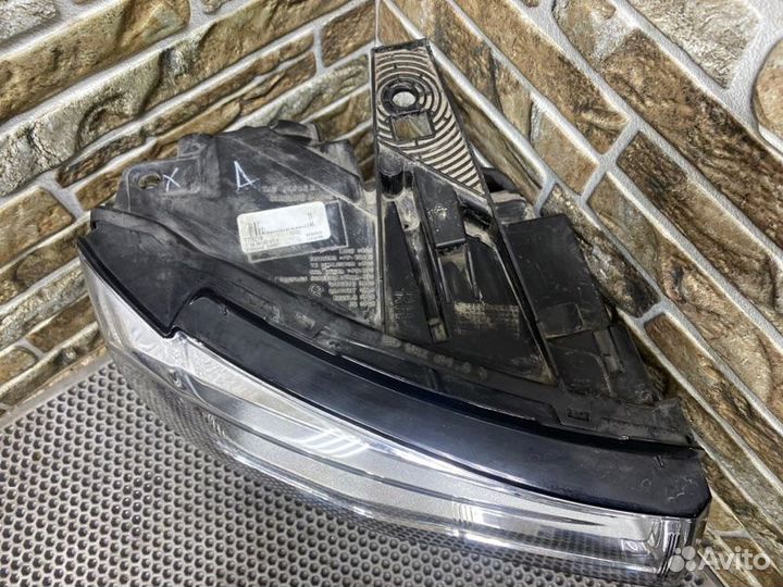 Фара правая Jeep Grand Cherokee