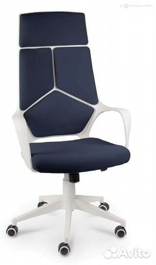 Кресло для руководителя IQ white