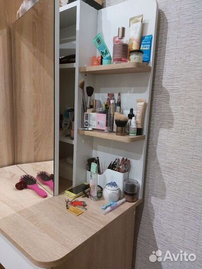 Туалетный столик без зеркала