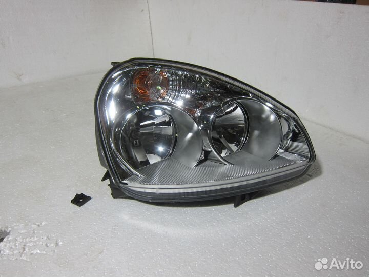 Фара правая LADA Priora