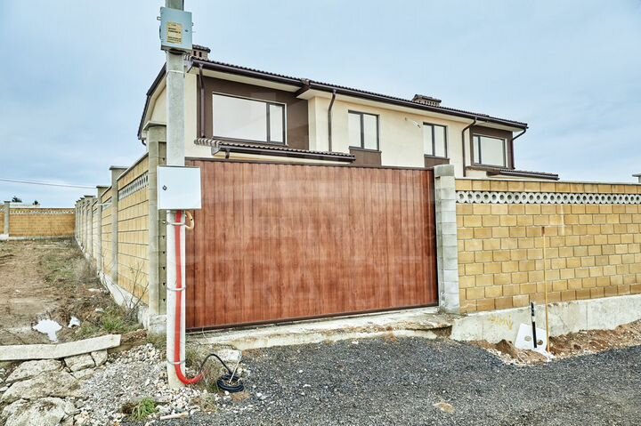 Дом 143 м² на участке 4 сот.