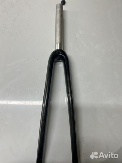 Шоссейная карбоновая вилка