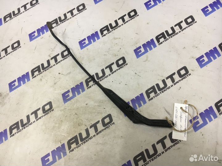 Поводок стеклоочистителей Шевроле Нива