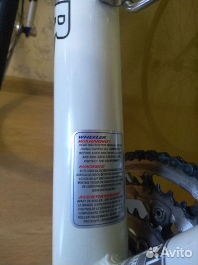 Шоссейный профессиональный велосипед Wheeler