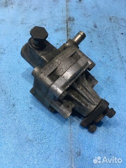 Насос гидроусилителя audi A8 D2