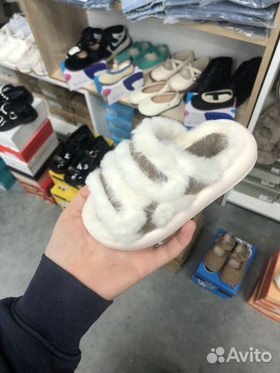 Модные тапки для девочек