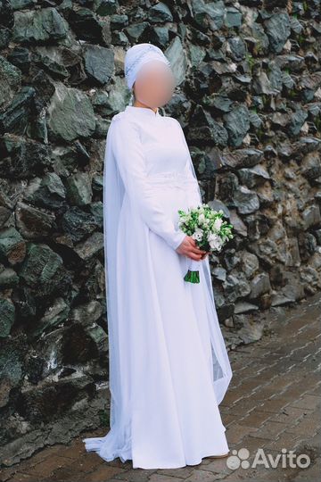 Платье на никах