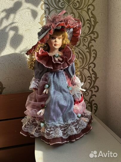 Кукла фарфоровая коллекционная