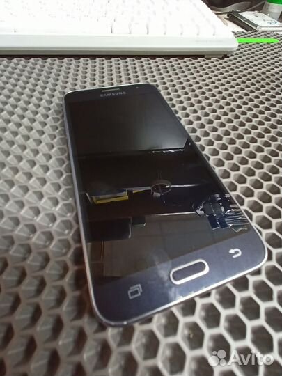 Телефон Samsung