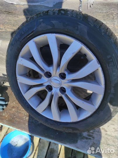 Datsun литые диски с шинами Pirelli R15 3 шт