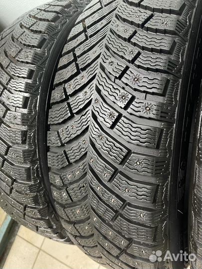 Michelin X-Ice North 4 215/65 R17