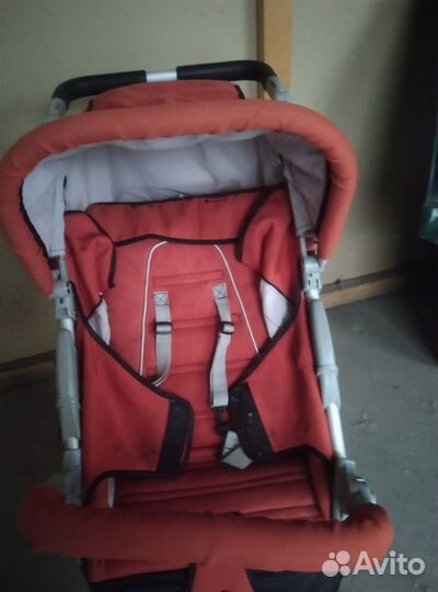 Прогулочная коляска