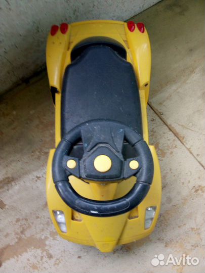 Машинка толокар