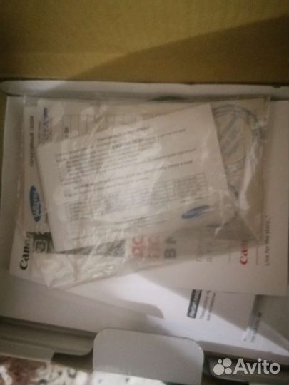 Зеркальный фотоаппарат Canon 1300D