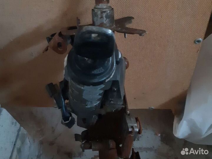 Продам рулевая колонка с замком зажигания тойота а