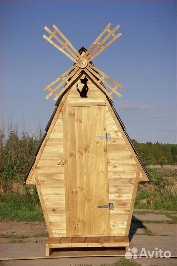 Уличный туалет деревянный