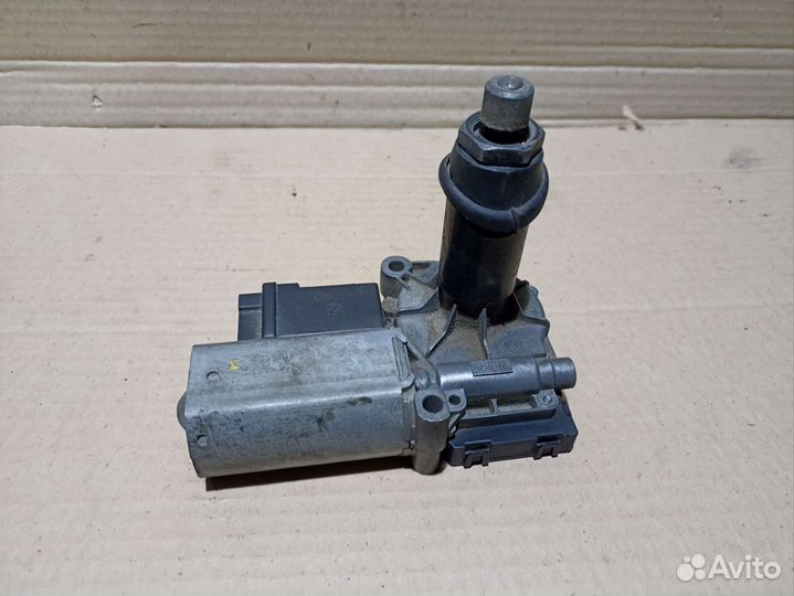 Моторчик крышки багажника Jeep grand Cherokee zj