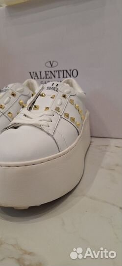 Белые кожаные кеды