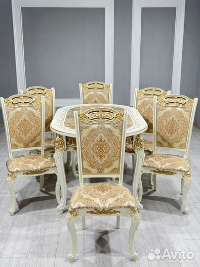 Стол и стулья для кухни