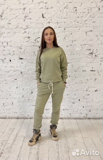 Костюмы спортивные, новые, листайте