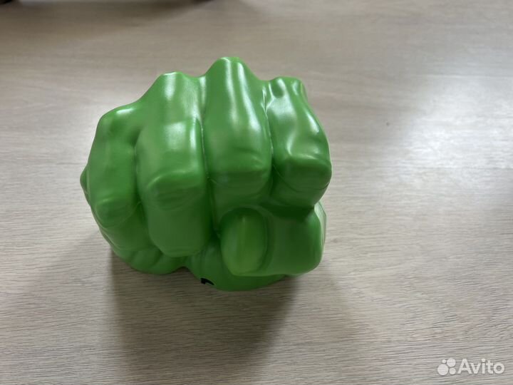 Светильник кулак халка