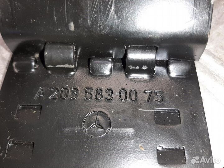 Упор противооткатный Mercedes-Benz CLS-Класс C219