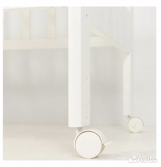 Детская кроватка белая