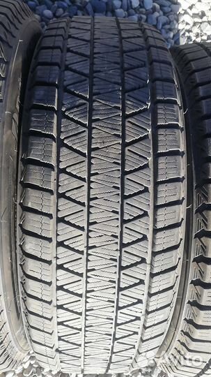 Bridgestone Blizzak DM-V3 215/65 R17 103T