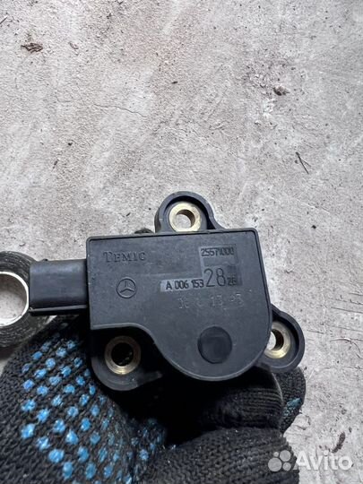 Датчик уровня масла OM646 mercedes