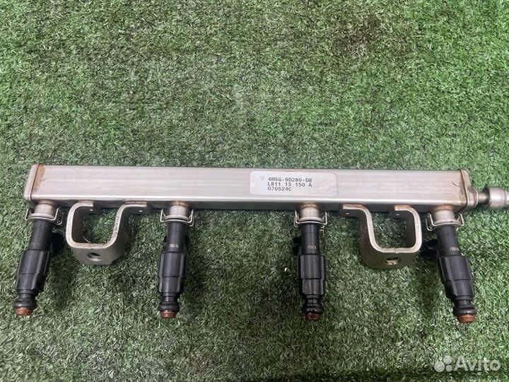 Топливная рейка Ford Focus 2 2.0 aoda 2010