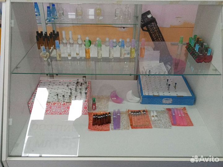 Торговое оборудование, можно вместе с парфюмом