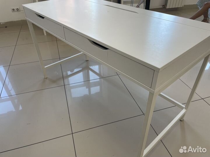 Письменный стол IKEA Алекс