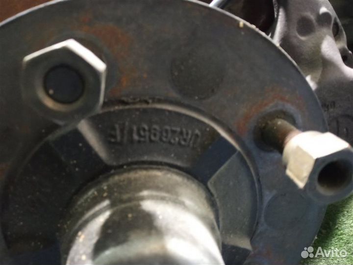 Ступица (кулак, цапфа) передняя левая Rolls-Royce