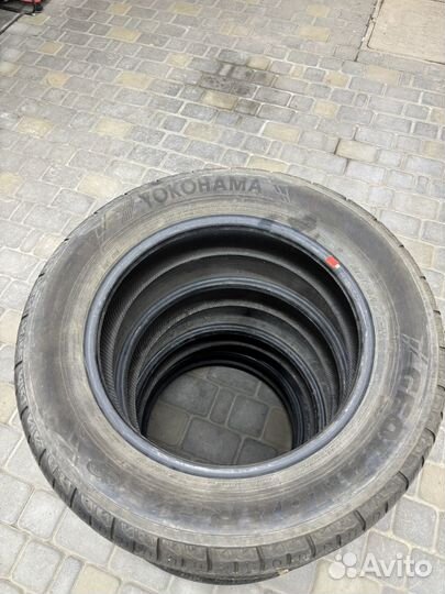 Yokohama Geolandar CV 4S G061 215/65 R17