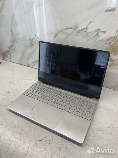 Ноутбук новый 15.6