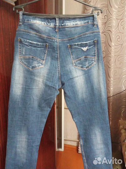 Джинсы Armani