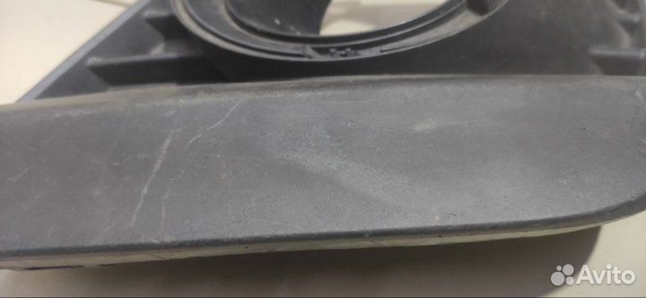 Рамка противотуманной фары правая Renault Sandero