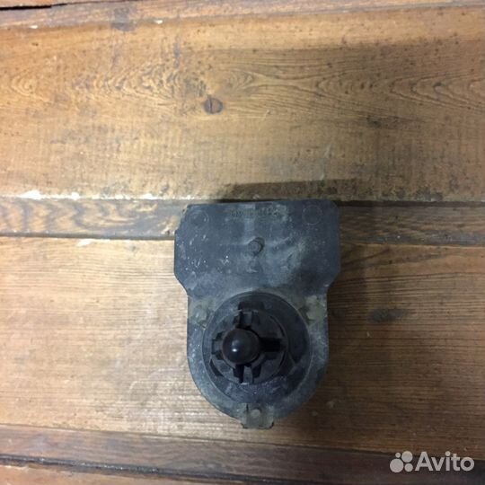 Корректор фары Toyota Lexus 85661-28011