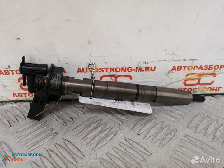 Форсунка Volkswagen Passat B6 2008 03L130277