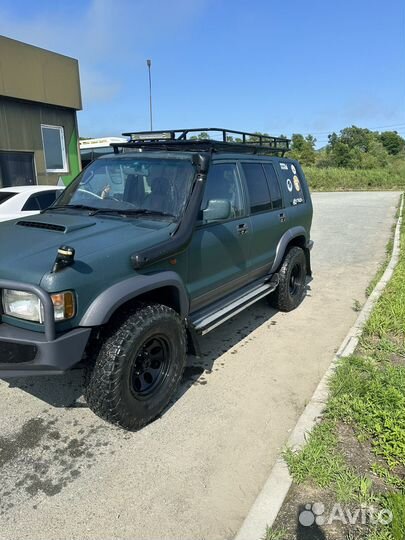 Isuzu Bighorn 3.1 МТ, 1996, 105 420 км