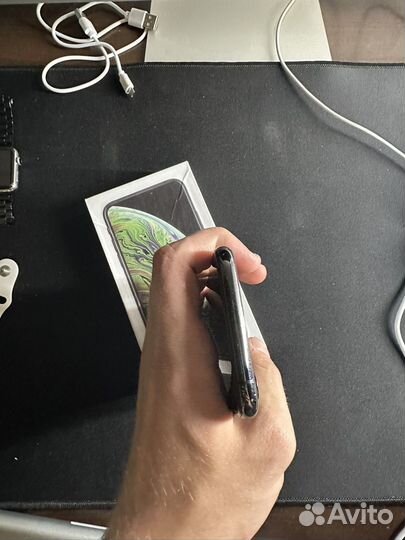 iPhone Xs, 64 ГБ