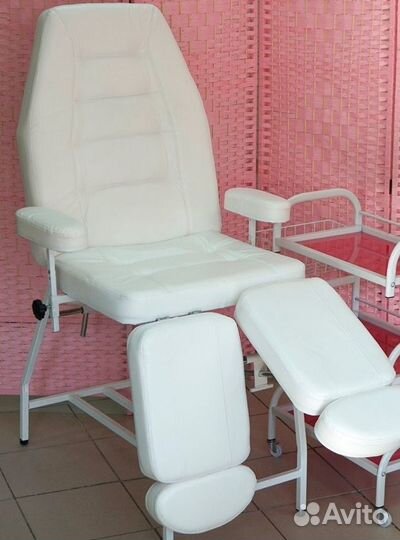 Стул для мастера педикюра, косметолога