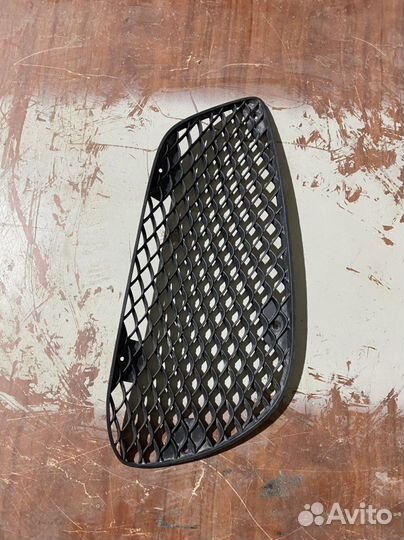 Решетка бампера Mercedes Benz W212 накладка левая