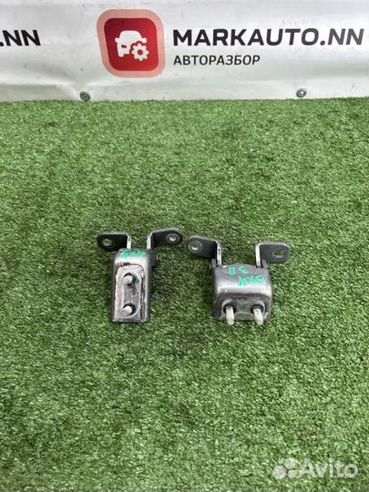 Петли двери задние правые Suzuki Sx4 1 1.6 M16A