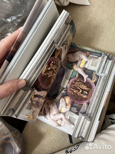 Книга Michelangelo новая